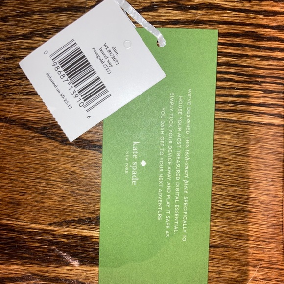 BRAND NEW Kate Spade metallic Blush Pink Wristlet - Picture 5 of 5